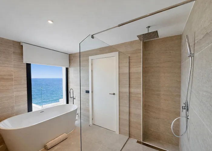 Atlantico One Oceanfront Luxury & Heated Pool *