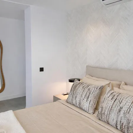 Atlantico One Oceanfront Luxury & Heated Pool *